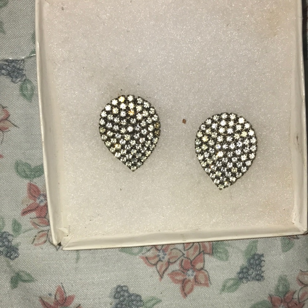 Vintage Gunmetal Clip Fine Teardrop shaped Rhinestone Earrings